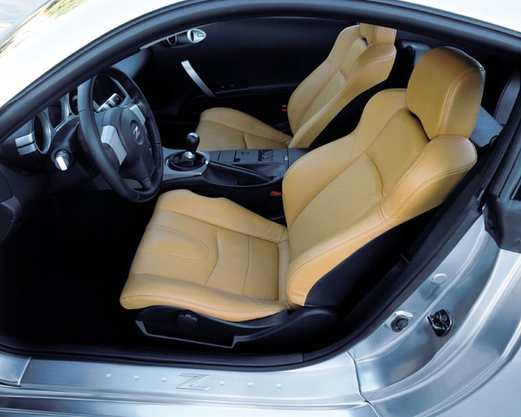 2003 Nissan 350Z Front Seats Picture